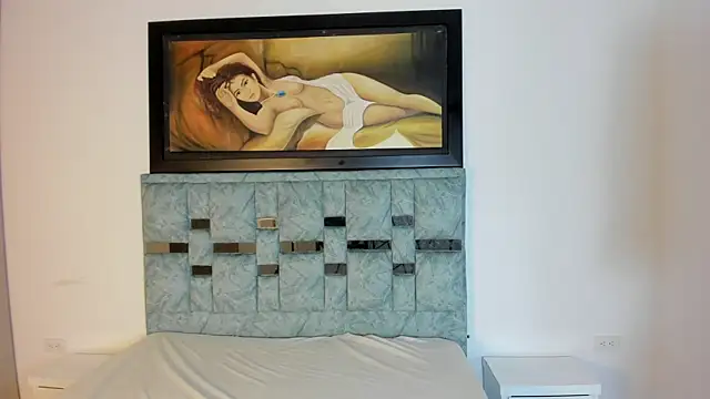 bluee lov online show from November 4, 3:11 am