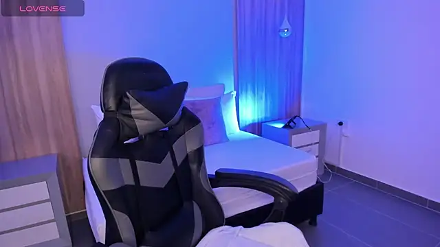 Snapshot of megara_x_ chatting on October 25, 2:52 am megara x online show from October 25, 2:52 am