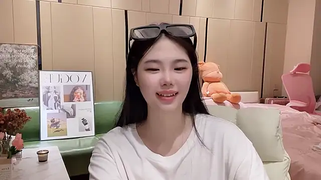 Snapshot of suki-1 chatting on September 28, 2:33 pm suki-1 online show from September 28, 2:33 pm