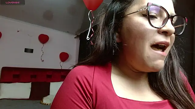 Snapshot of Sahamara_07 chatting on September 23, 8:29 pm Sahamara 07 online show from September 23, 8:29 pm