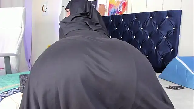 Snapshot of Dana-Alabi chatting on October 13, 2:47 am Dana-Alabi online show from October 13, 2:47 am