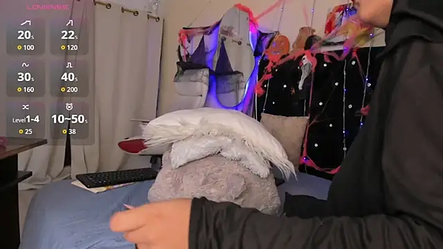 Snapshot of Dana-Alabi chatting on October 29, 12:31 pm Dana-Alabi online show from October 29, 12:31 pm