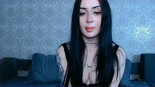 Snapshot of alisa_tattoogirl1 chatting on October 20, 7:06 pm alisa tattoogirl1 online show from October 20, 7:06 pm