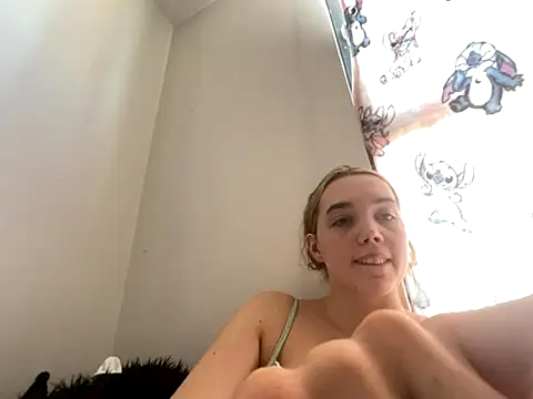 violetcutie online show from September 17, 2:37 pm