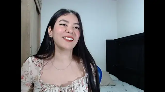 EloiseJun online show from July 20, 4:15 am