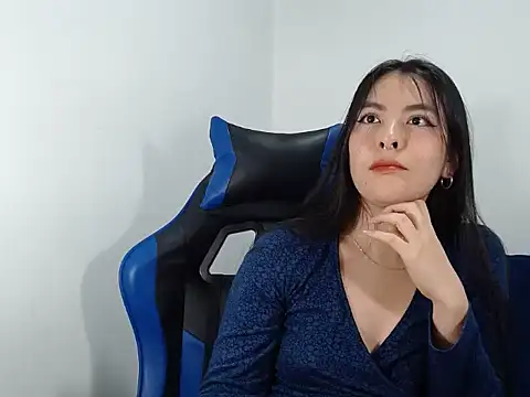 EloiseJun online show from October 11, 4:28 am