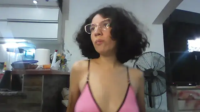 Snapshot of loliporomero chatting on October 15, 1:30 am loliporomero online show from October 15, 1:30 am