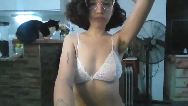 Snapshot of loliporomero chatting on October 26, 1:12 am loliporomero online show from October 26, 1:12 am