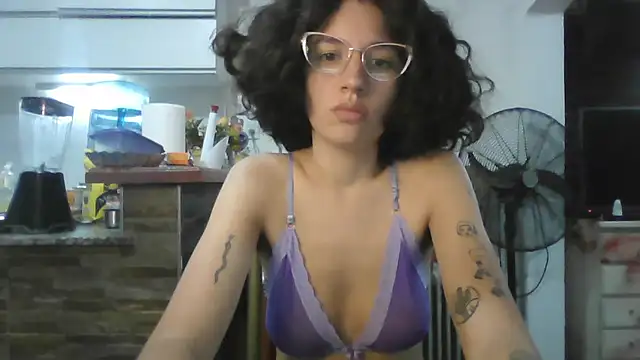 Snapshot of loliporomero chatting on October 19, 3:52 am loliporomero online show from October 19, 3:52 am