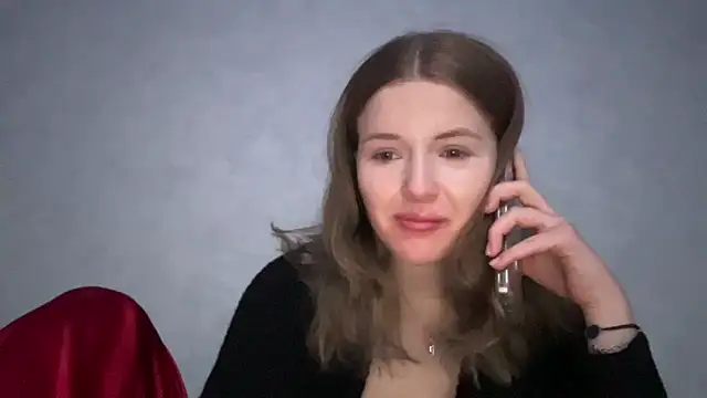 LilMiia online show from December 22, 1:58 pm