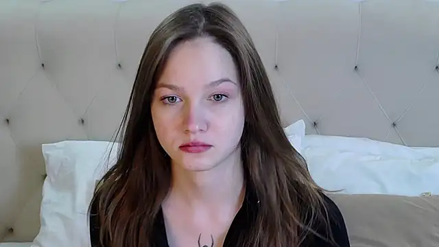 Snapshot of MichelleRoux chatting on October 17, 3:59 pm MichelleRoux online show from October 17, 3:59 pm