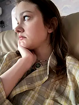 Snapshot of MichelleRoux chatting on September 15, 10:56 am MichelleRoux online show from September 15, 10:56 am