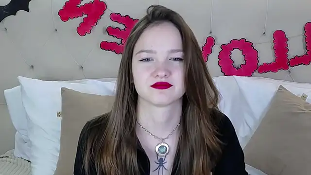 Snapshot of MichelleRoux chatting on October 26, 12:44 pm MichelleRoux online show from October 26, 12:44 pm