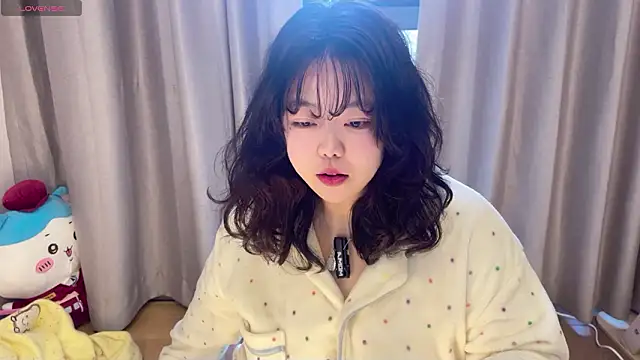 Kittenfishing online show from January 16, 4:08 am