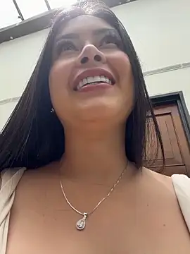 CrisMarulanda online show from May 22, 5:44 pm