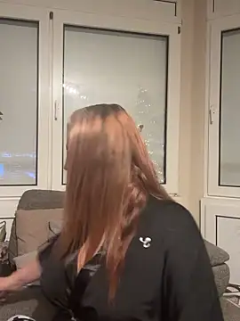 Katherine Leyla online show from December 4, 10:17 am