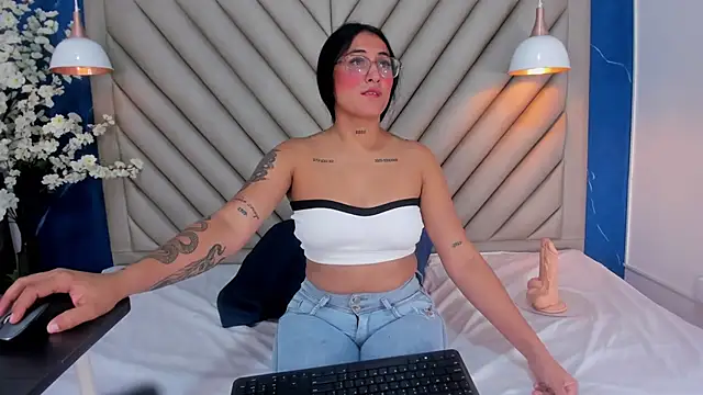 Snapshot of Ibbie_drastic chatting on September 20, 1:09 pm Ibbie drastic online show from September 20, 1:09 pm