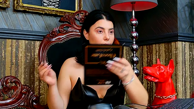 Snapshot of MistressEly chatting on October 5, 11:04 am MistressEly online show from October 5, 11:04 am