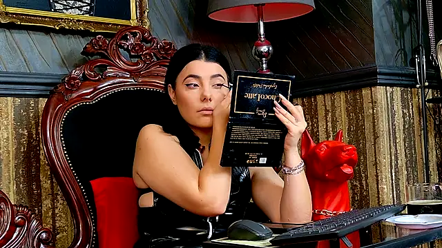 Snapshot of MistressEly chatting on October 20, 11:57 am MistressEly online show from October 20, 11:57 am