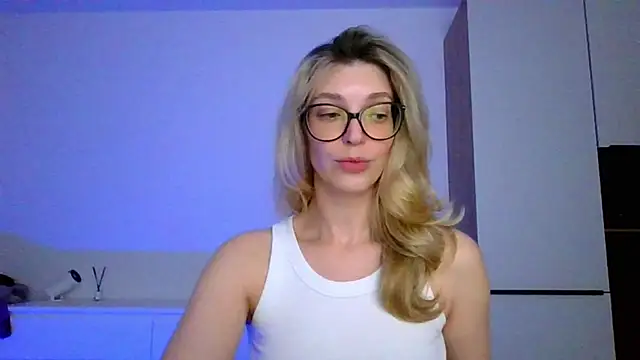 Snapshot of ms_Adelina chatting on September 8, 6:29 pm ms Adelina online show from September 8, 6:29 pm