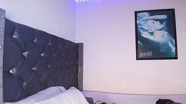 Snapshot of GraceWallace_ chatting on September 19, 9:58 pm GraceWallace  online show from September 19, 9:58 pm