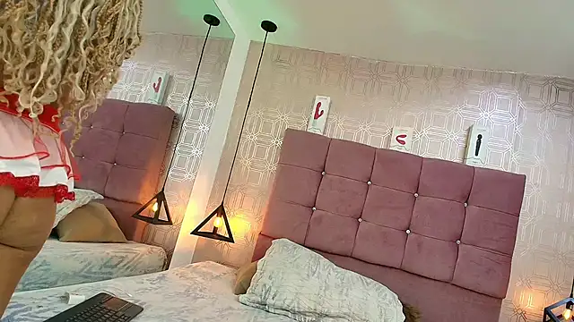 LexieBloom online show from October 21, 4:27 am