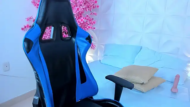 Snapshot of cristina_gallardo chatting on October 11, 1:03 pm cristina gallardo online show from October 11, 1:03 pm