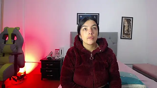 Esmeraldaa- online show from October 10, 6:18 am