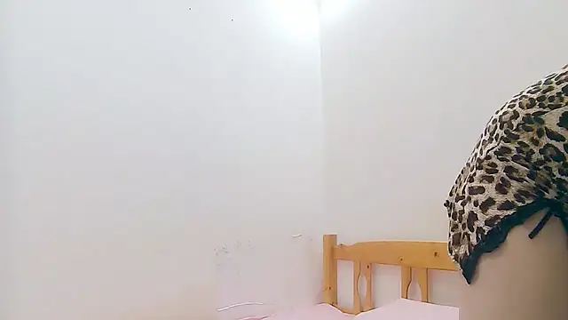 yueeraijj88 online show from December 2, 1:40 am