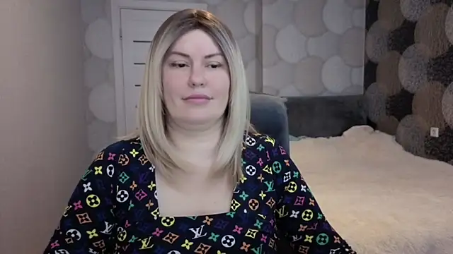 CrystallKiss online show from November 24, 12:12 am