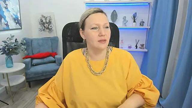 NinaStarle online show from April 8, 4:25 am