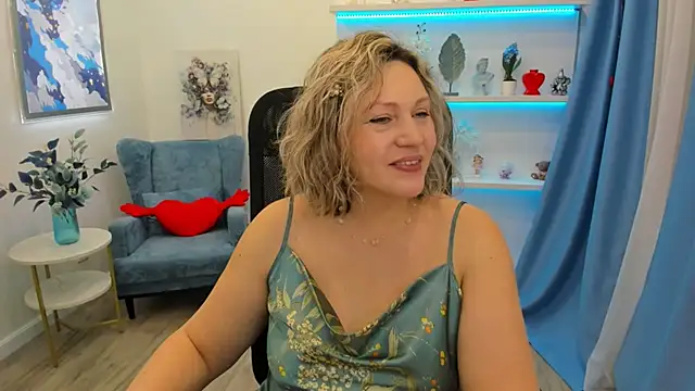 NinaStarle online show from March 11, 4:38 am