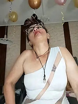 Snapshot of Cailinmilf chatting on October 12, 1:19 am Cailinmilf online show from October 12, 1:19 am