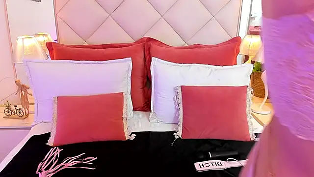 LilBoonew online show from October 9, 12:42 pm