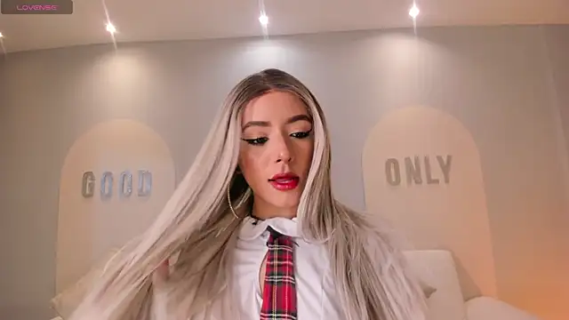 IsabellaMoreau online show from January 6, 7:39 pm