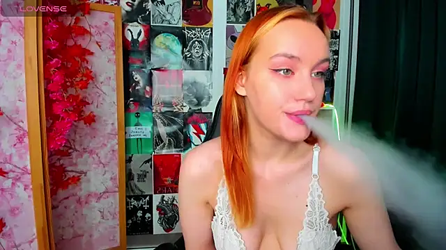 Snapshot of Ida_FaneStain chatting on October 24, 2:51 am Ida FaneStain online show from October 24, 2:51 am