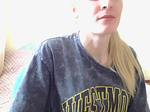 JayeTyler online show from March 4, 7:59 am