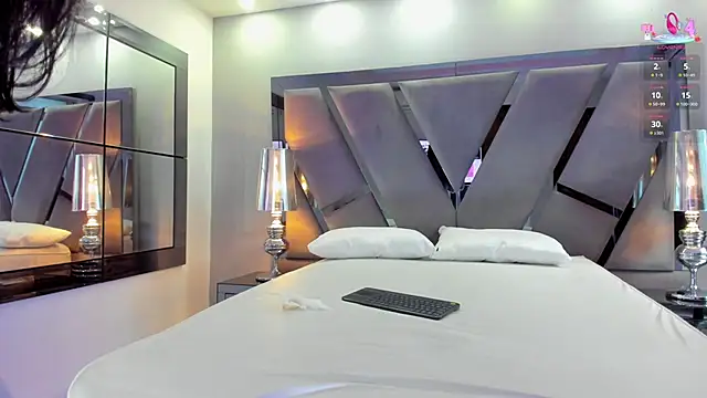 miamirage  online show from October 6, 12:44 pm