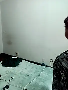 ShySexyBaddiexx online show from September 24, 10:25 am