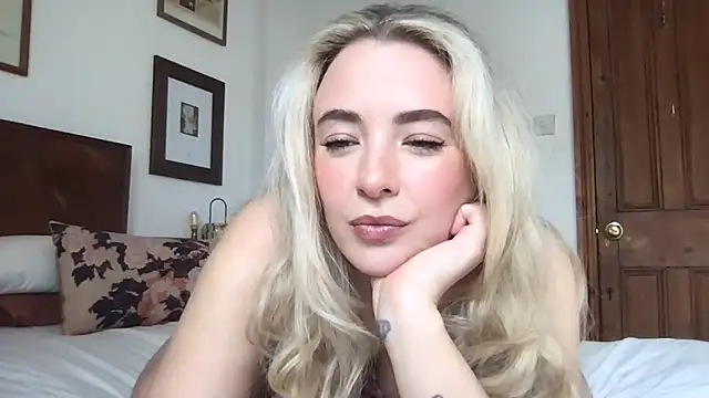 rosiegirl33 online show from March 20, 11:37 am