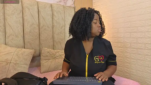 kiarazafira online show from October 7, 11:25 am