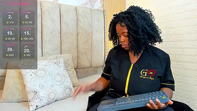 kiarazafira online show from September 23, 10:57 am