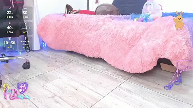 miaroberts69 online show from April 8, 12:02 am