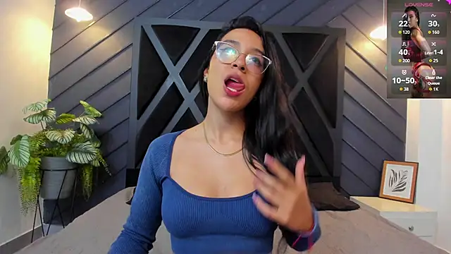 Snapshot of zoe_martins_ chatting on October 13, 5:37 pm zoe martins online show from October 13, 5:37 pm