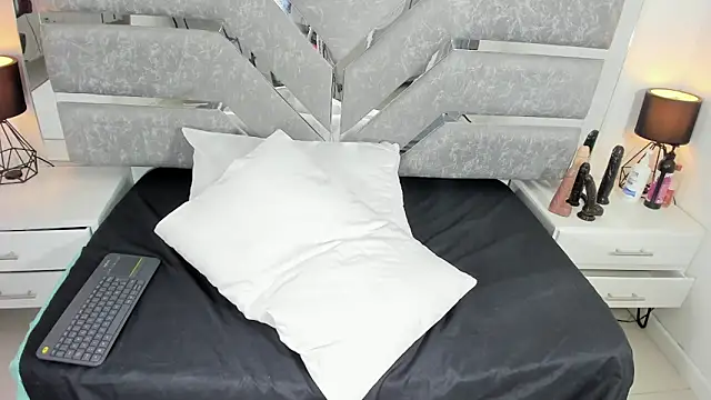 Snapshot of Karla-Lin chatting on October 24, 1:29 pm Karla-Lin online show from October 24, 1:29 pm