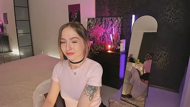 Annie Leone online show from April 18, 7:07 pm