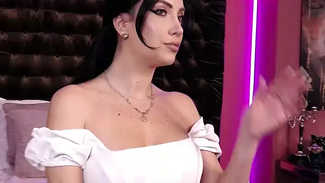 StephanyMillan online show from December 14, 5:57 am