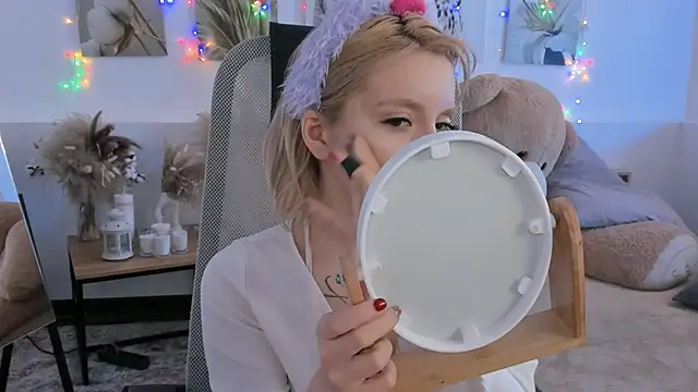 AuroraWrenfield online show from February 26, 4:44 am