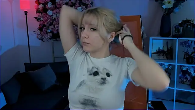 AuroraWrenfield online show from February 23, 1:17 am