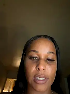 Snapshot of yummy0322 chatting on October 21, 2:37 am yummy0322 online show from October 21, 2:37 am